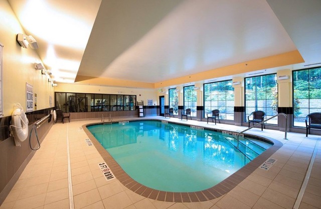 King Studio | Free Breakfast. Pool.Business Center