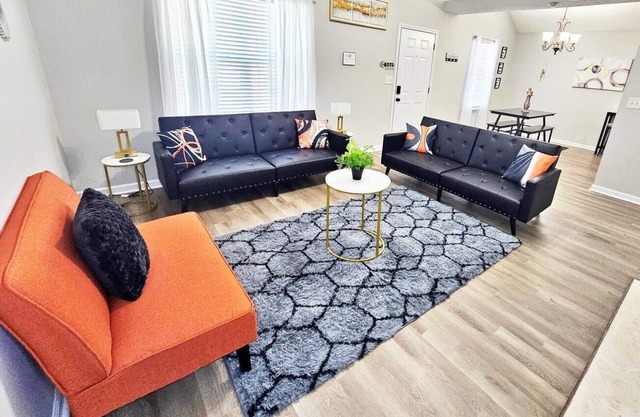 King Suite |BBQ Grill |Near RAFB |4 TVS| Workspace