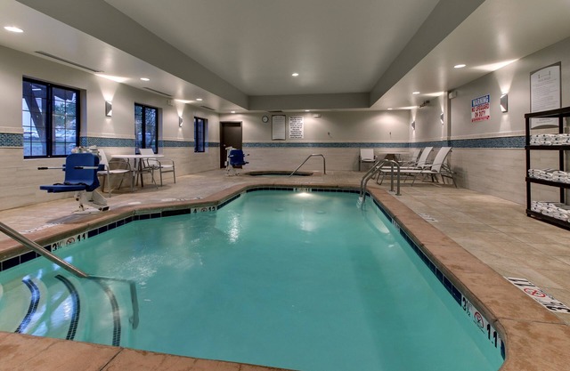 King Suite. Frühstück kostenlos. Pool & Whirlpool. Flughafen Shuttle. In der Nähe der Universität von Montana!