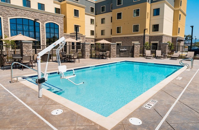 King Suite. Frühstück kostenlos. Schwimmbad. Gemeinsamer Grill. 30 Minuten zum Oakland Zoo!
