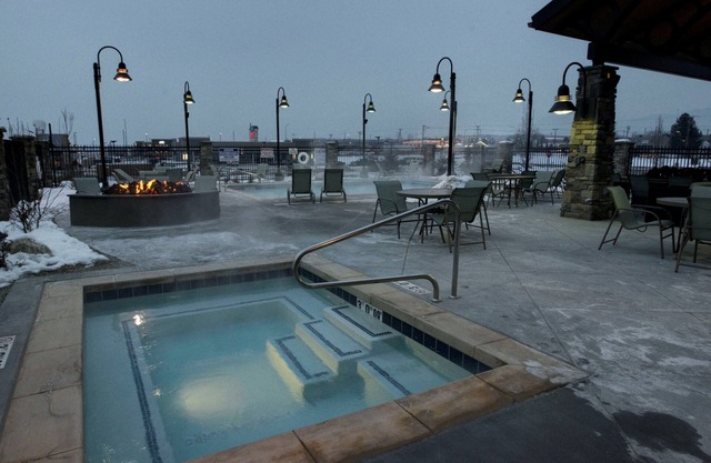 King Suite | Heated Pool & Hot Tub. Free Breakfast Buffet. Near Jordan Landing!