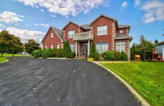 King William Manor | 3 Bed | 3.5 Bath | Garage | BBQ