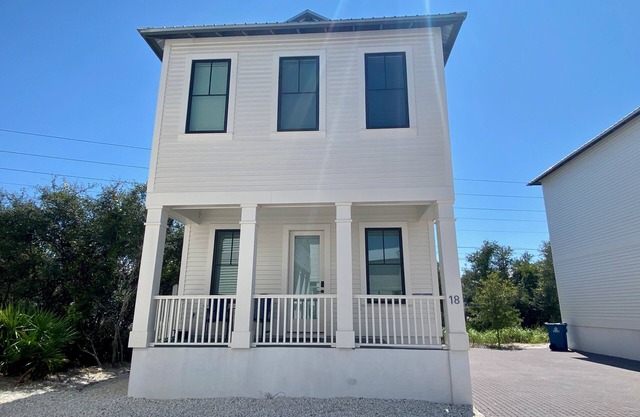 Kingfisher Cottage at Tannin **Breathtaking Coastal Home With Beach Access**