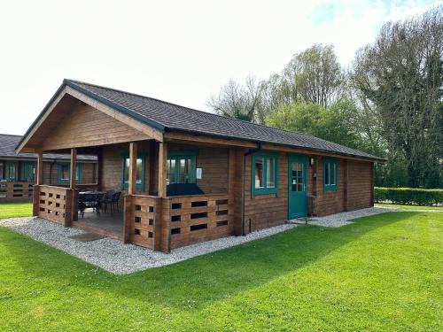 Kingfisher Lodge, Lake Pochard