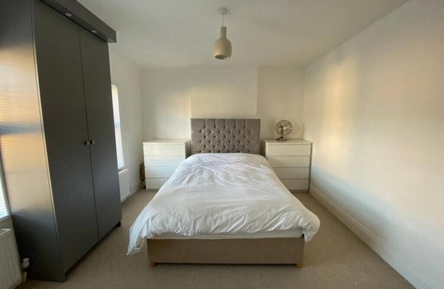 Kings Lodge/3 Bed House -Legoland & Heathrow. Ideal for work, business & holiday