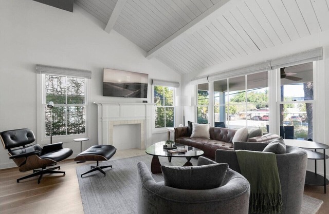 Kinney Cottage - Zilker Comfort - {NEW!}
