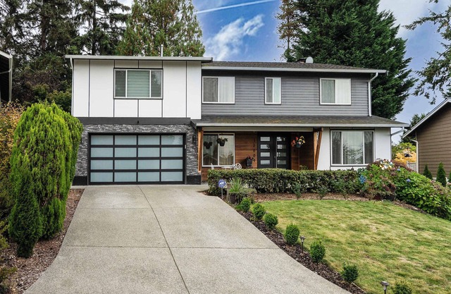 Kirkland Home with 2 Queen Beds - Totem Lake Village
