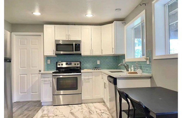 Kirkland lovely 1 bd 1 bath (ADU) w/free fast WiFi