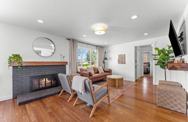 Kirkwood · Boise Home! Game Room, Pets, Firepit, Yard!