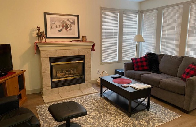 Kirton Suite - 1 Bed / 1 Bath Condo