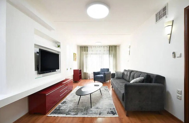 Kiryat Yam Cozy Sea-Front 2BR Apartment
