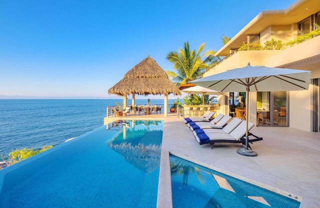 Moderne und luxuriöse Villa, beheizter Pool, Fitnessraum, heißes Spa im Freien, Palapa-Essbereich im Freien, Klimaanlage