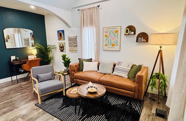 Kit Carson Bungalow: AC/Heat + Pets Free!