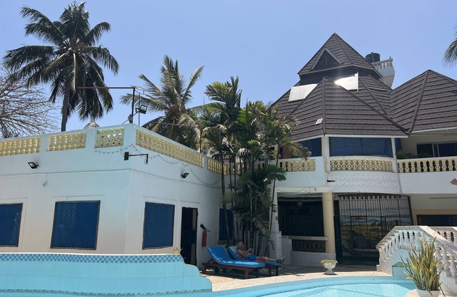 KIVULI VILLAS DIANI