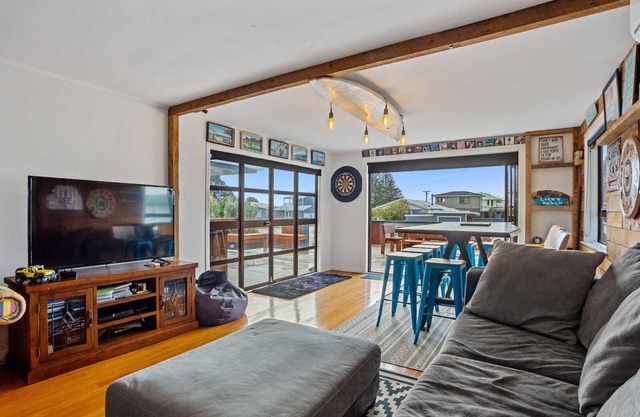 Kiwiana Bach – Waihi Beach Holiday Home