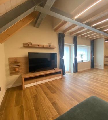 Klamora House