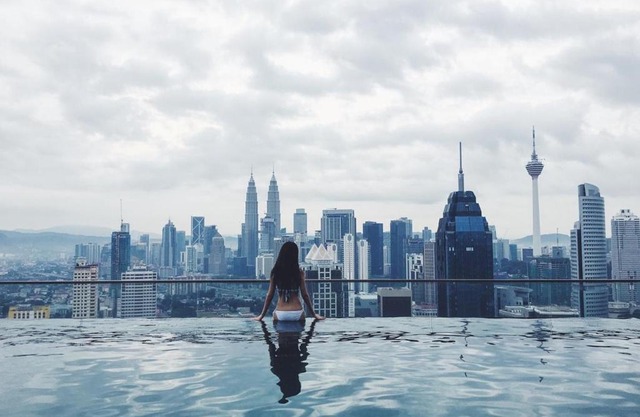 KLCC Inifinity Pool - The Regalia Residences & Suites by KL minsu