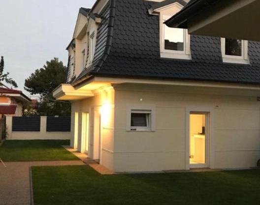 Kleine Luxus Villa Stadt nähe