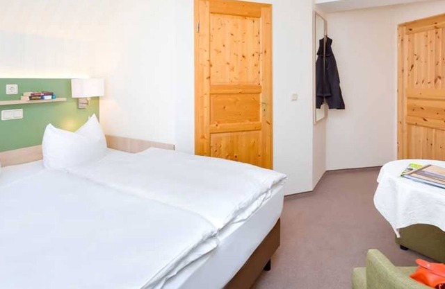 kleines Doppelzimmer mit Seeblick - Ferienzimmer und -wohnungen mit Seeblick