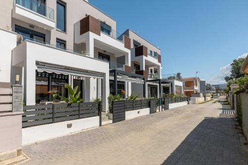 Kleoniki & Irida Residential Complexes