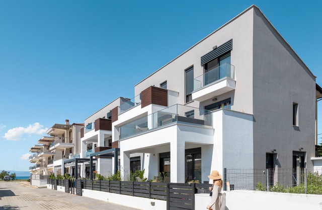 Kleoniki -Three Bedroom Triplex With Garden