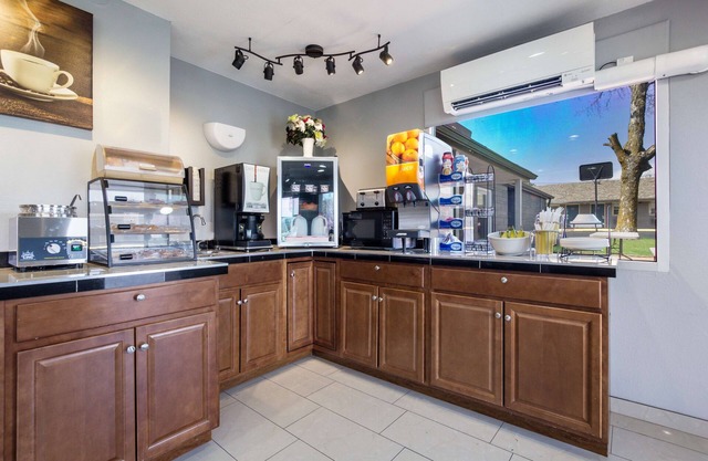 Knights Inn and Suites Salem