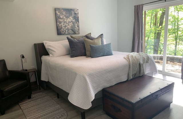 Knob Creek Guest Suite 1 mile from Brevard, NC