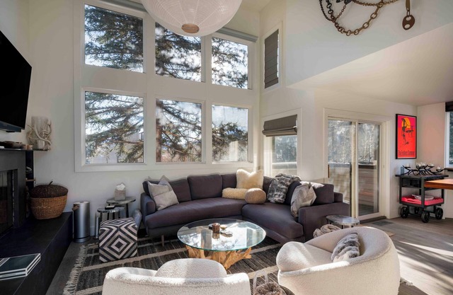 Knob Hill Ridge Townhome 7 - Modern Luxury in Downtown Ketchum