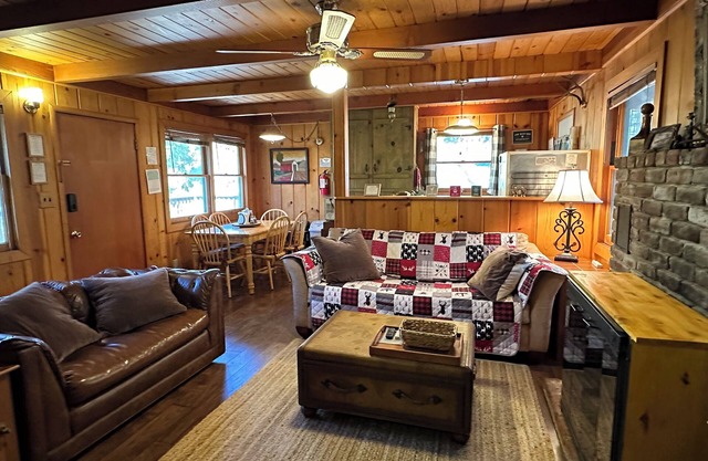 Knotty Pine Old Time Cabin - Family built in 1955 - Central Heat - Lg Deck - A/C