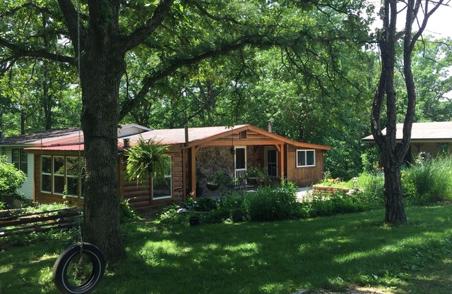 Koi Cottage mit Mineral-Whirlpool. Nur wenige Minuten vom Fluss Upper Meramec entfernt