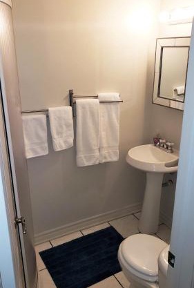 Kokomo INN Bed and Breakfast Ottawa-Gatineau's Only Tropical Riverfront B&B on the National Capital Cycling Pathway Route Verte #1 - for Adults Only - Chambre d'hôtes tropical aux berges des Outaouais BnB #17542O