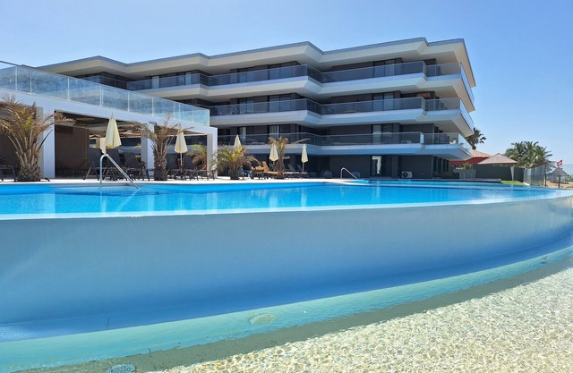 Kololi Sands