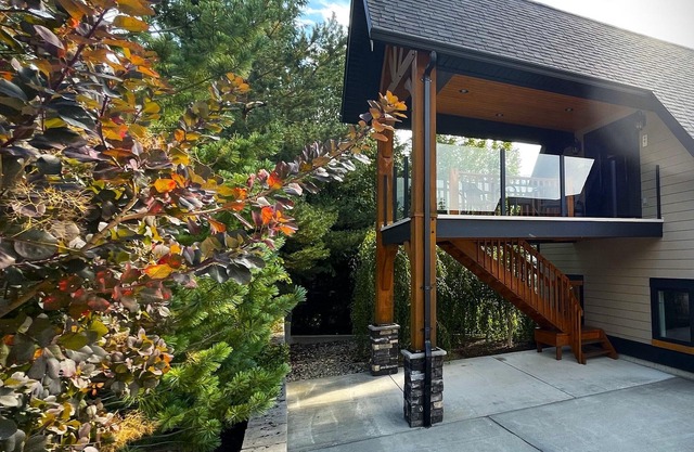 Kootenay Wild Guest Suites - Selkirk Suite