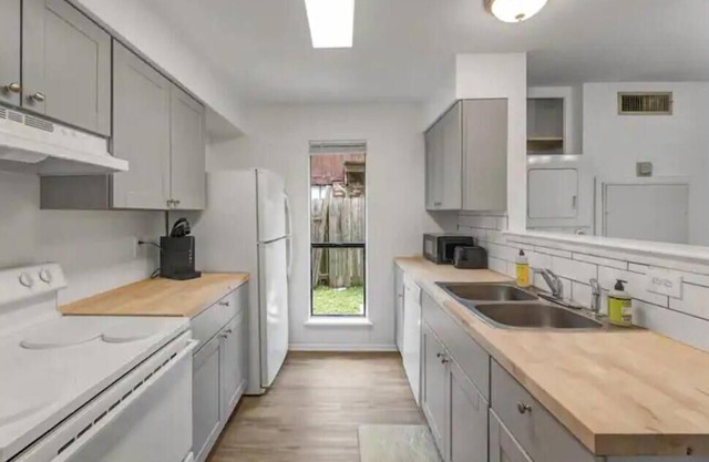 Kozy Cottage: Pet Friendly + Newly Renovated Unit
