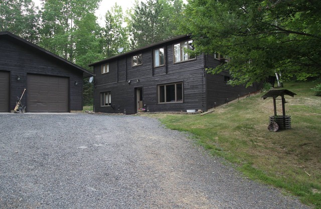 Kozy Rustic Knot with water access to Crane Lake