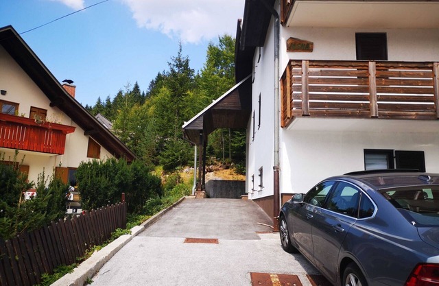 Kranjska Gora Comfortable Apartment with Balcony and Mountain View - Two Bedroom Apartment with Balcony