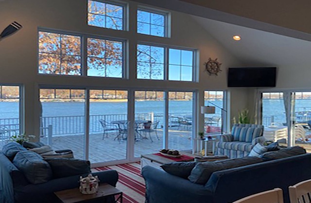 Krew's Quarters+BIG VIEW+WOOF!