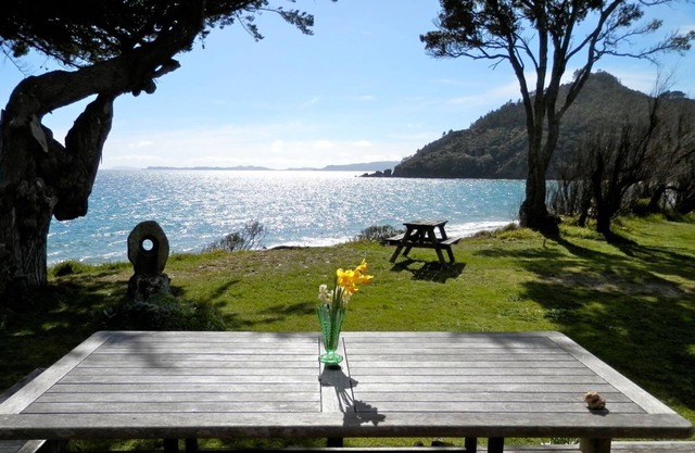 Kuaotunu Beachfront - prime location for a great holiday!
