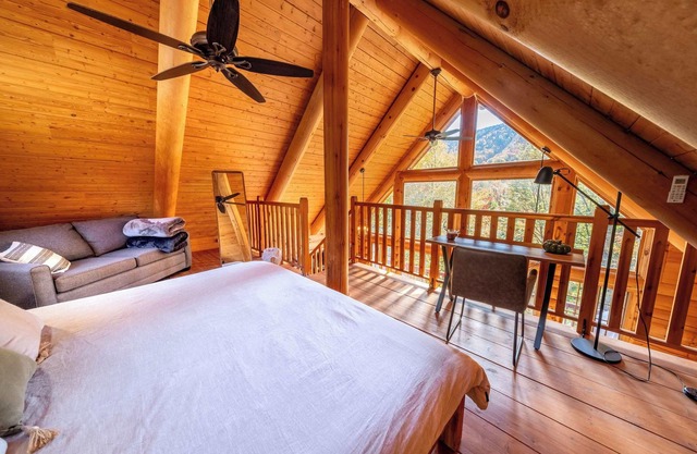 L'Antaya | Round Wooden Chalet