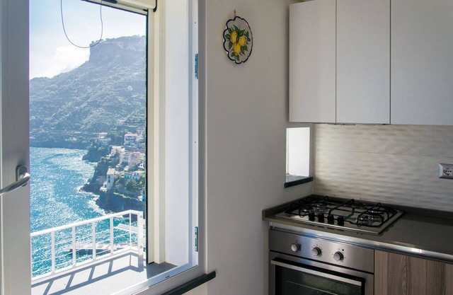 L'Aurora house with sea view, WIFI, air conditioning, on the path of the Lemons