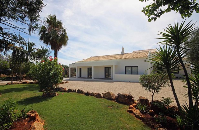 L&F House