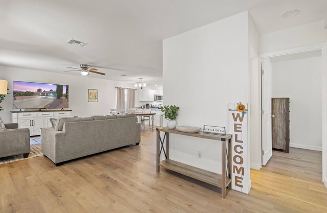 l New l Fully Remodeled 3Br/2BTH l 1 min to Veterans Memorial Park l Central LOC