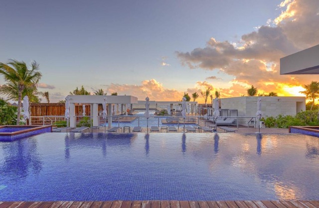 La Amada Residences Private Beach Getaway with Pools & Gym