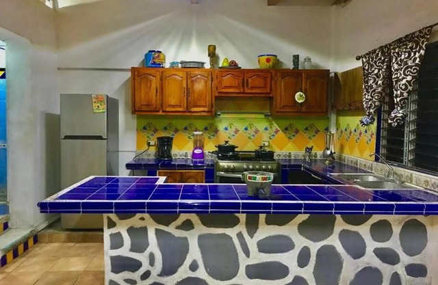 LA BELLA LOLA HOUSE - CASA EN MANZANILLO CENTRO