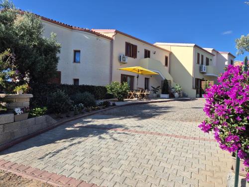 La Bouganvillea