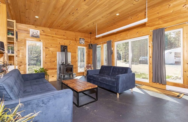 La Cabane aux 16 Acres