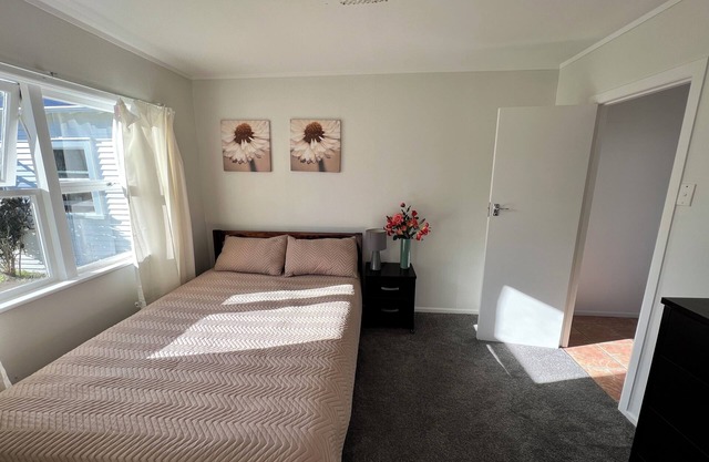La Casa Bonita Auckland Beautiful Apartment with Garden Views next 2 New Market.
