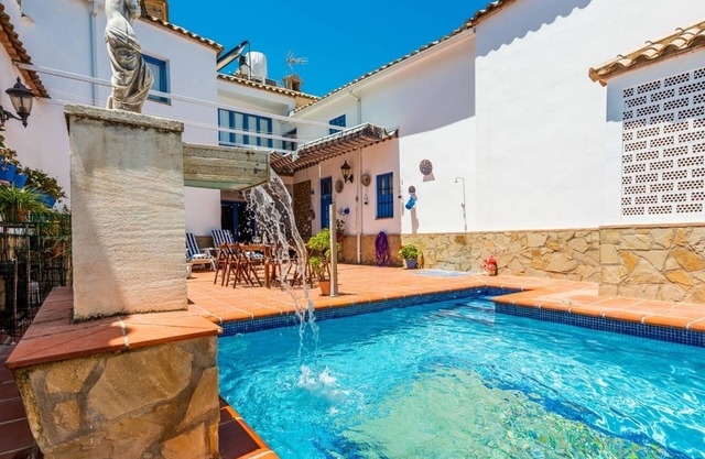 La Casa de Maíta Encinas Reales by Ruralidays