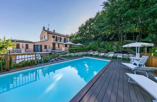 La Casa di Carla Landhaus Pool und WI Fi Free-STUDIO in 3 km Entfernung. das Meer