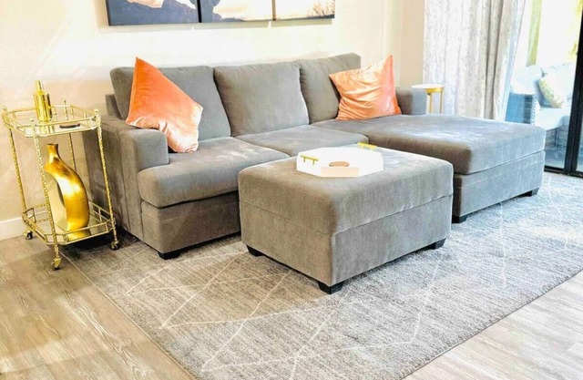 La Casa Maya: Modern 2bd/2br condo near Old Town. Can't beat this location!